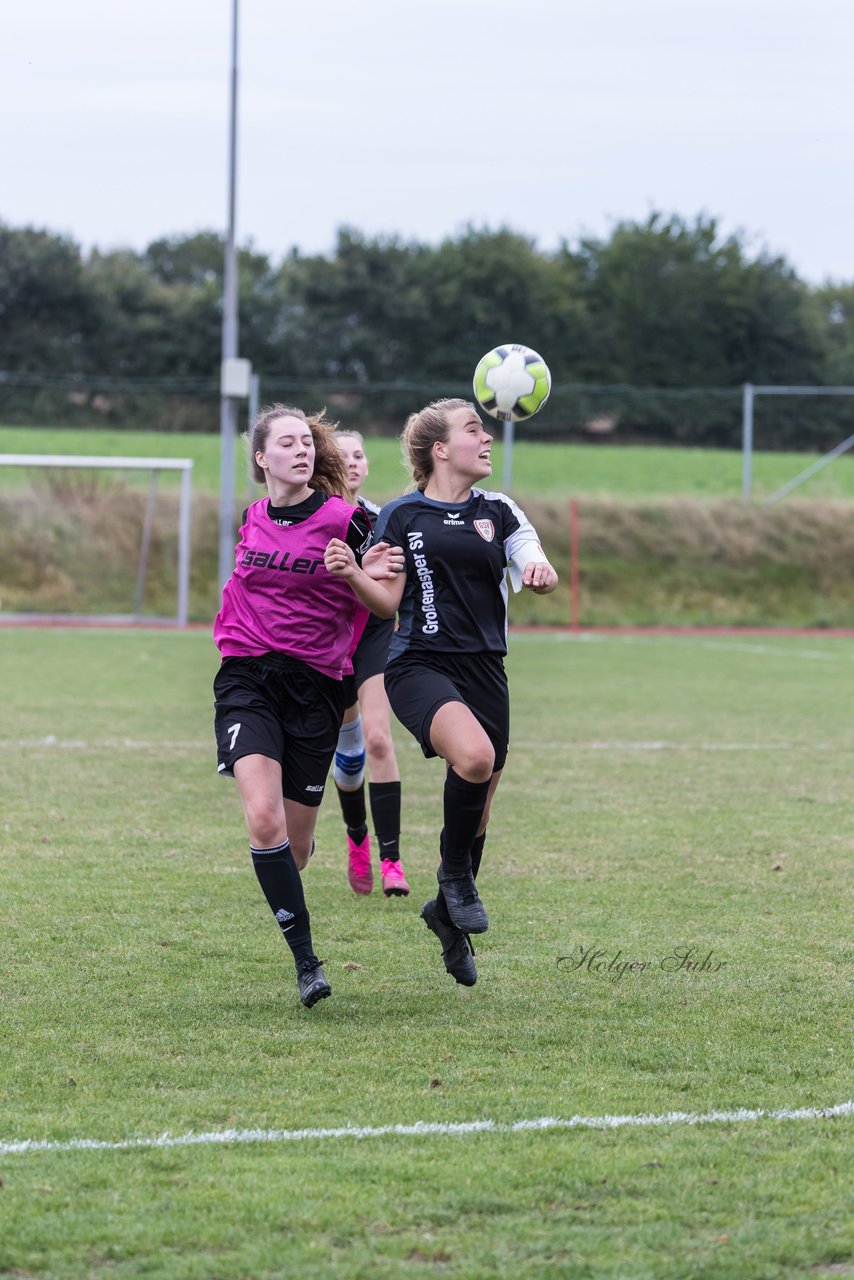 Bild 363 - Frauen Grossenasper SV - SV Steinhorst/Labenz : Ergebnis: 1:3